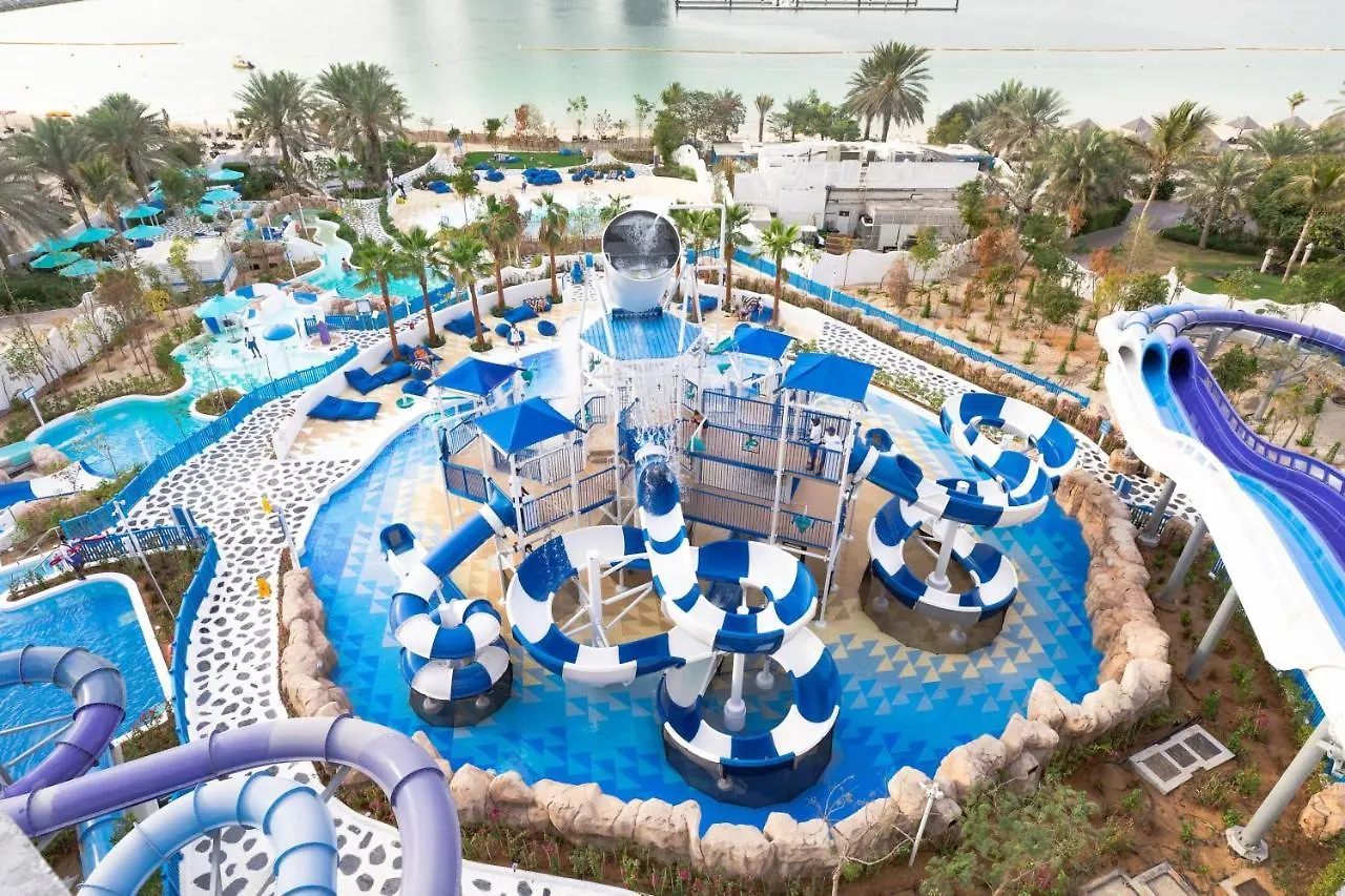 Le Meridien Mina Seyahi Beach Resort & Waterpark Dubaj