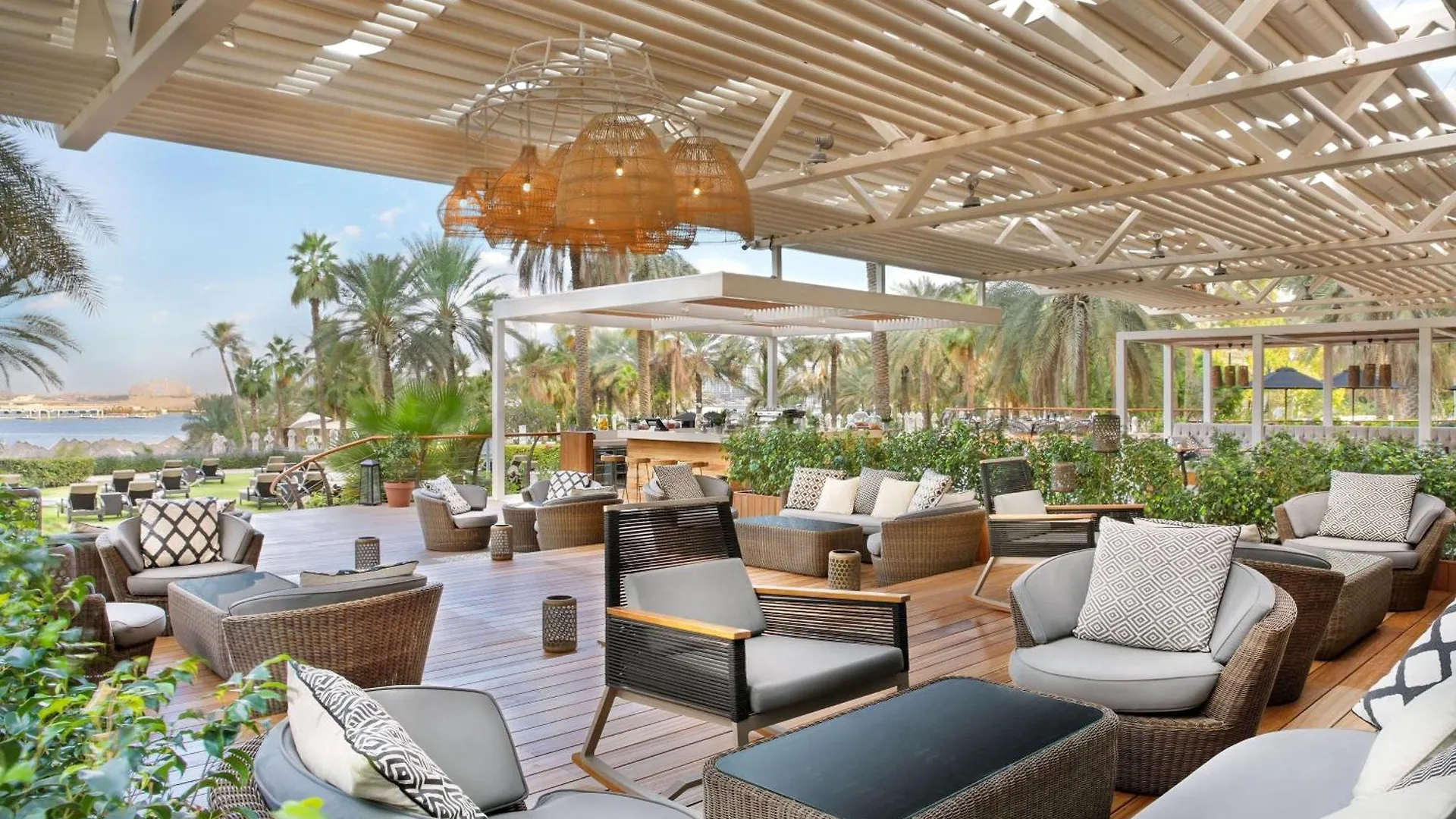 Le Meridien Mina Seyahi Beach Resort & Waterpark Dubai