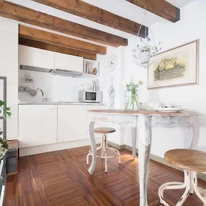 https://romantic-loft-porta-venezia-milan.it-lombardy.com