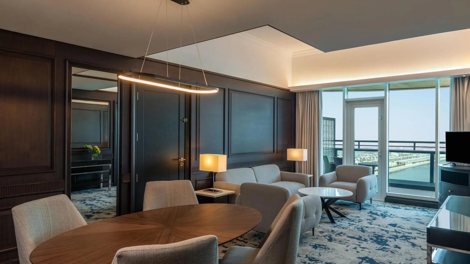 Le Meridien Mina Seyahi Beach Resort & Waterpark Dubaj 5*,