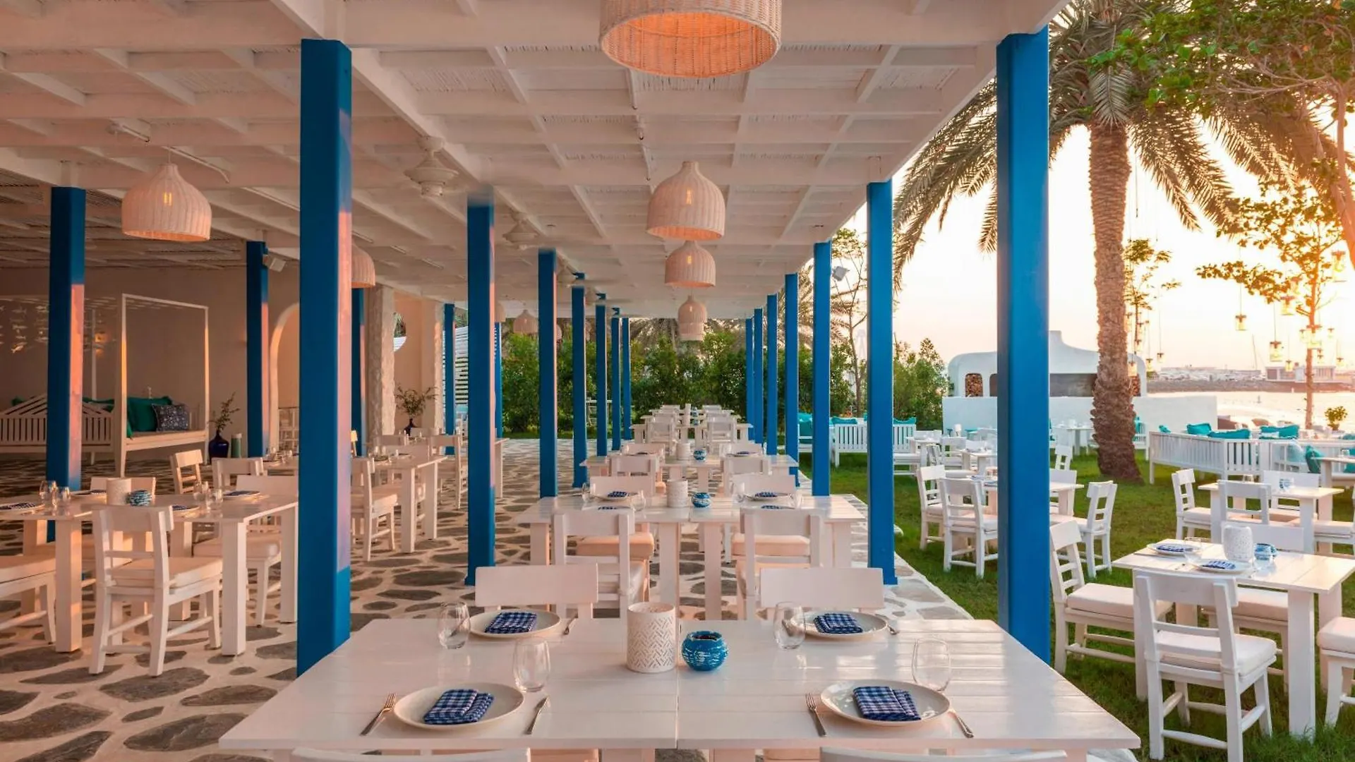 Le Meridien Mina Seyahi Beach Resort & Waterpark Dubaj